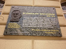 Tablica pamiątkowa na ścianie Banku Spółdzielczego(wcześniej Ludowego) w Inowrocławiu, którego Wachowiak był dyrektorem w latach 1916-1920
